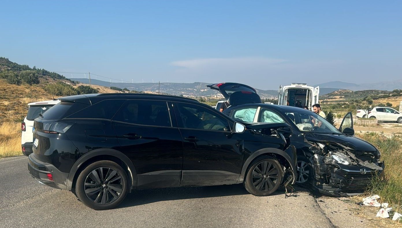 İzmir’de iki ayrı trafik kazası: 8 yaralı
