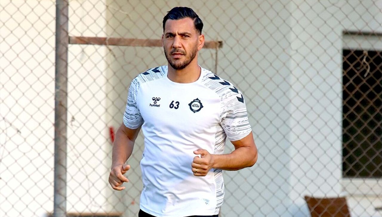 altay taraftari onunde ayvalikgucu ile oynuyor NkE4Txv2