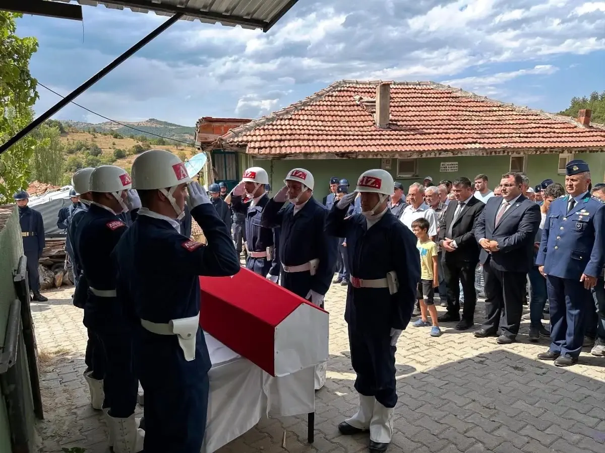 kibris gazisi hidayet tay son yolculuguna ugurlandi TWIrNatJ