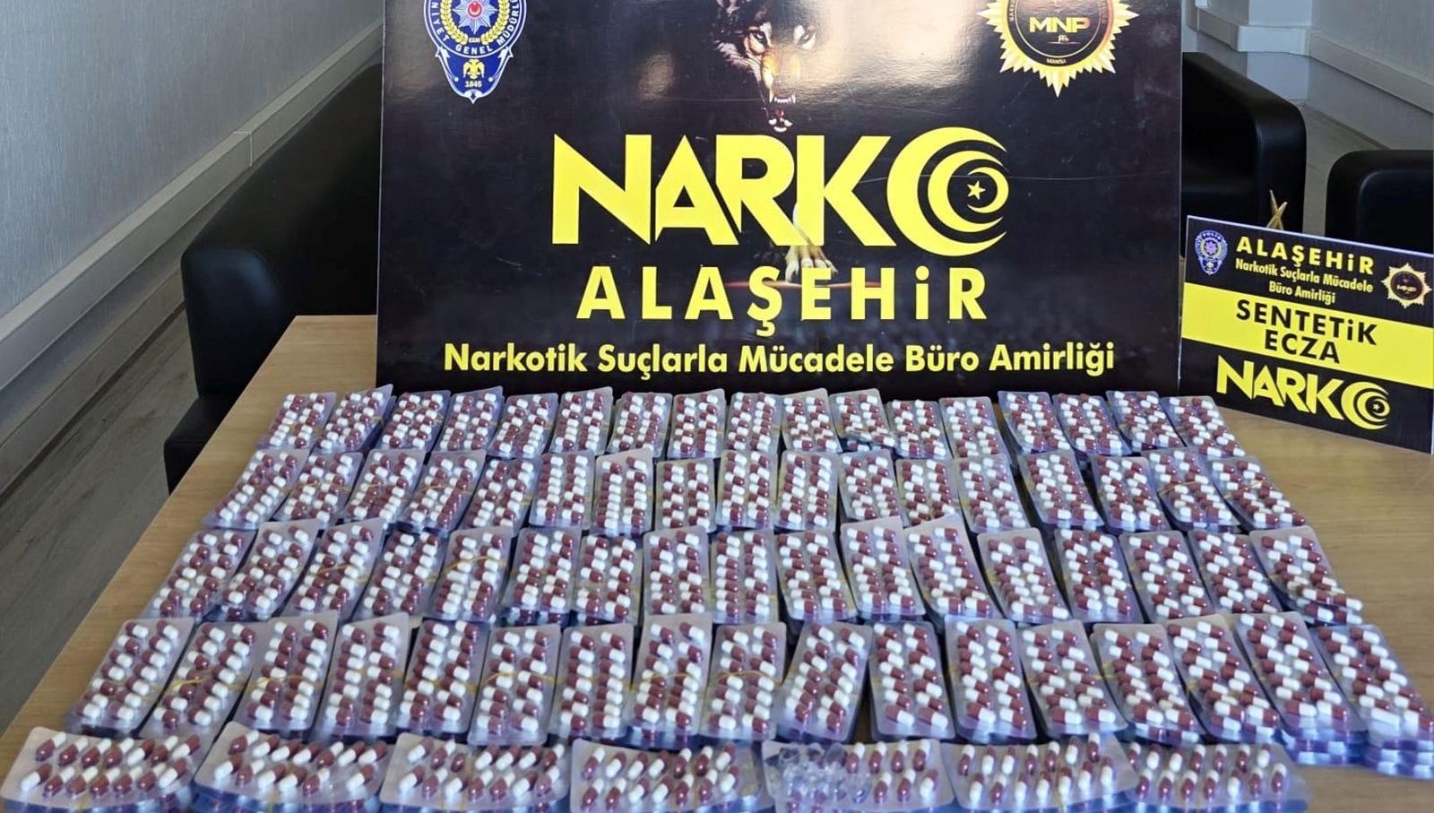 manisada uyusturucu operasyonu 1 tutuklama p41d6YOs