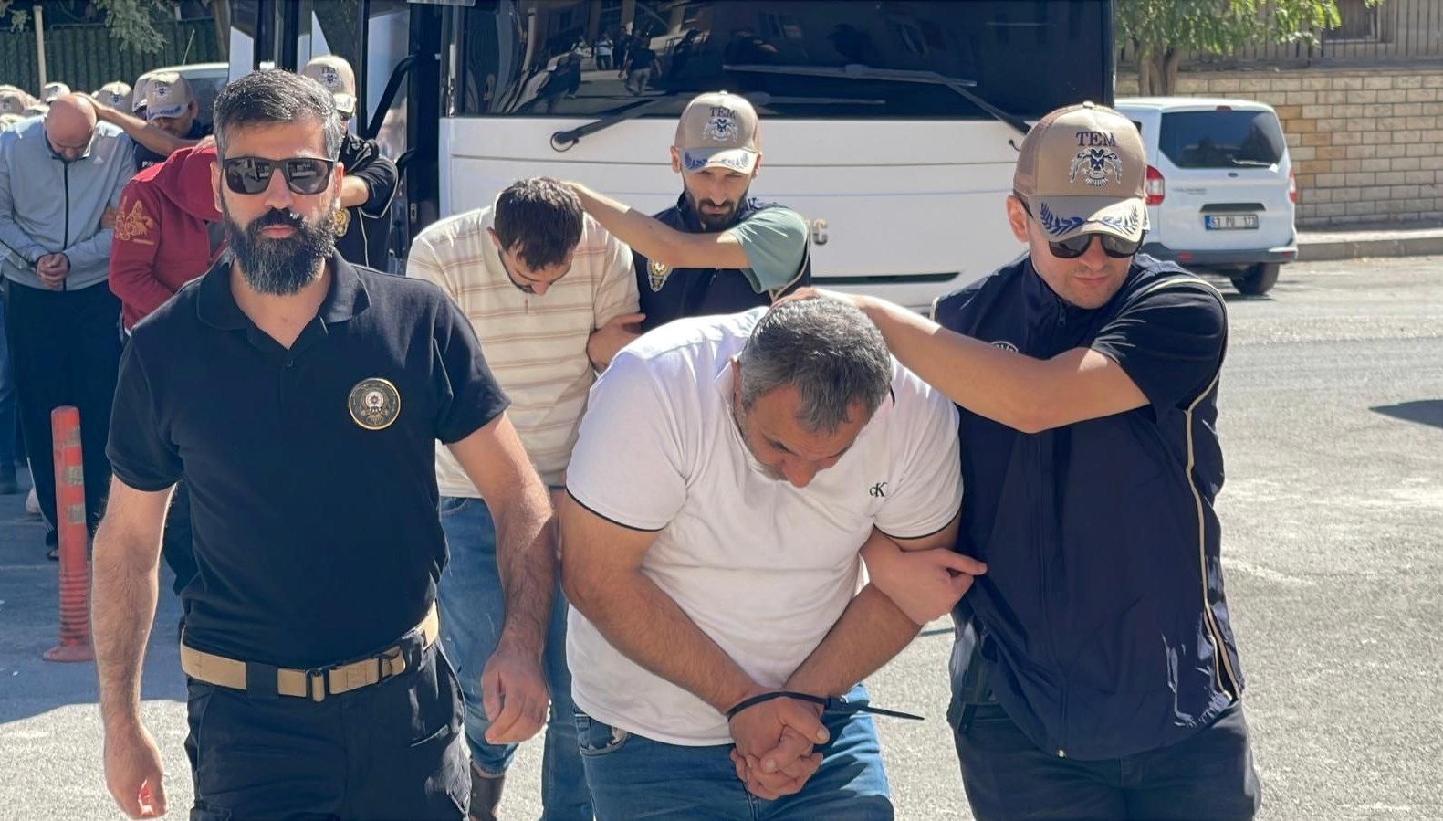 sanliurfada 10 daes suphelisi tutuklandi JUXqCID8