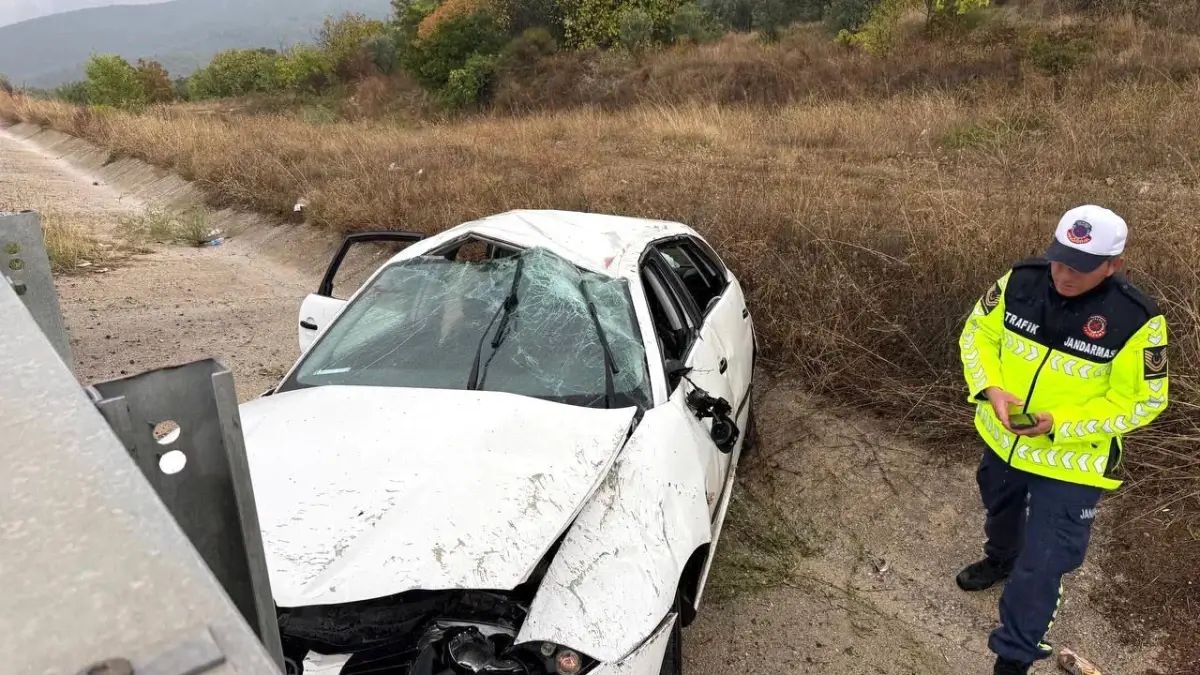 bursada trafik kazasi 4 yarali 6vFCNHmI