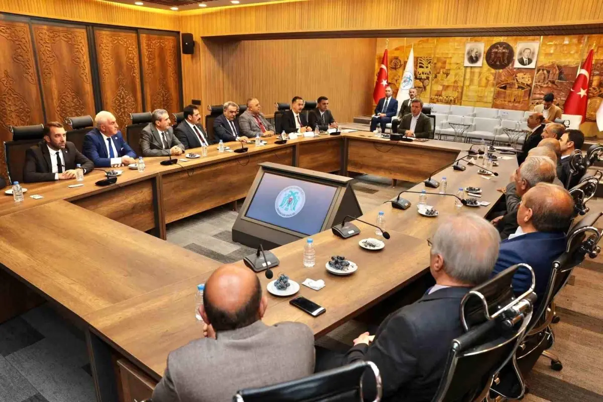 erzincanda proje toplantisi vali aydogdu bilgi verdi O89GH6gC.jpg