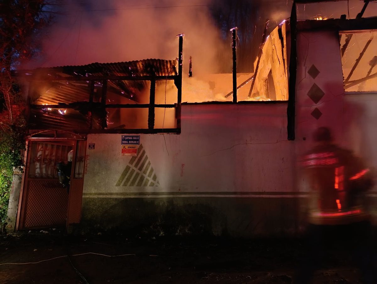 İnegöl’de Yangın Felaketi: Tek Katlı Ev Küle Döndü